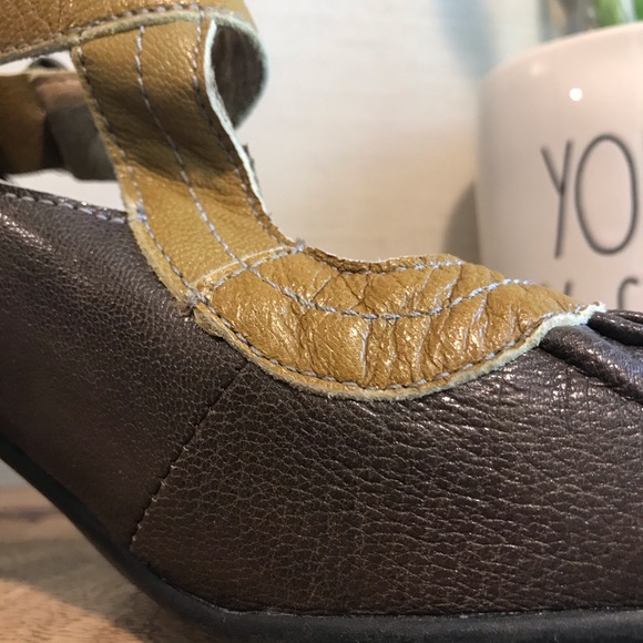 Fly London Leather Vintage Heel Pump Shoes - Picture 11 of 13